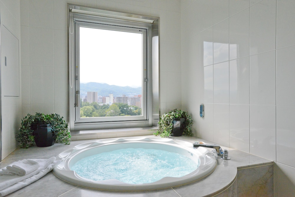 Sapporo Park Hotel 33/75