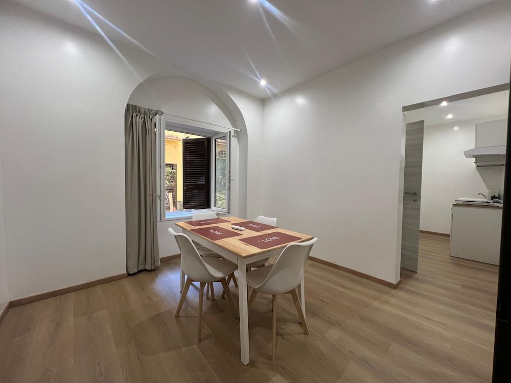 Hotel Ercoli 17/32