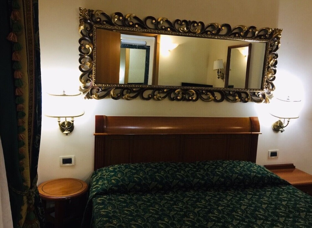 Hotel Champagne Palace 23/67