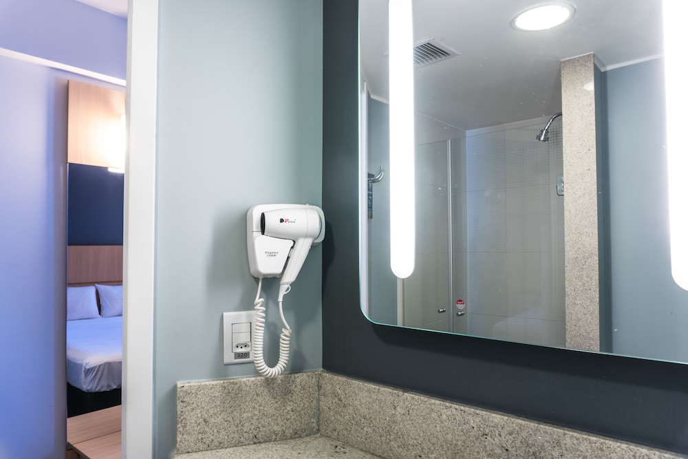 Ibis RJ Rio Porto Atlantico 17/65