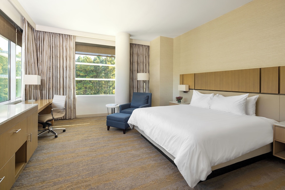 TOWER, PREMIUM, KING BED, CORNER