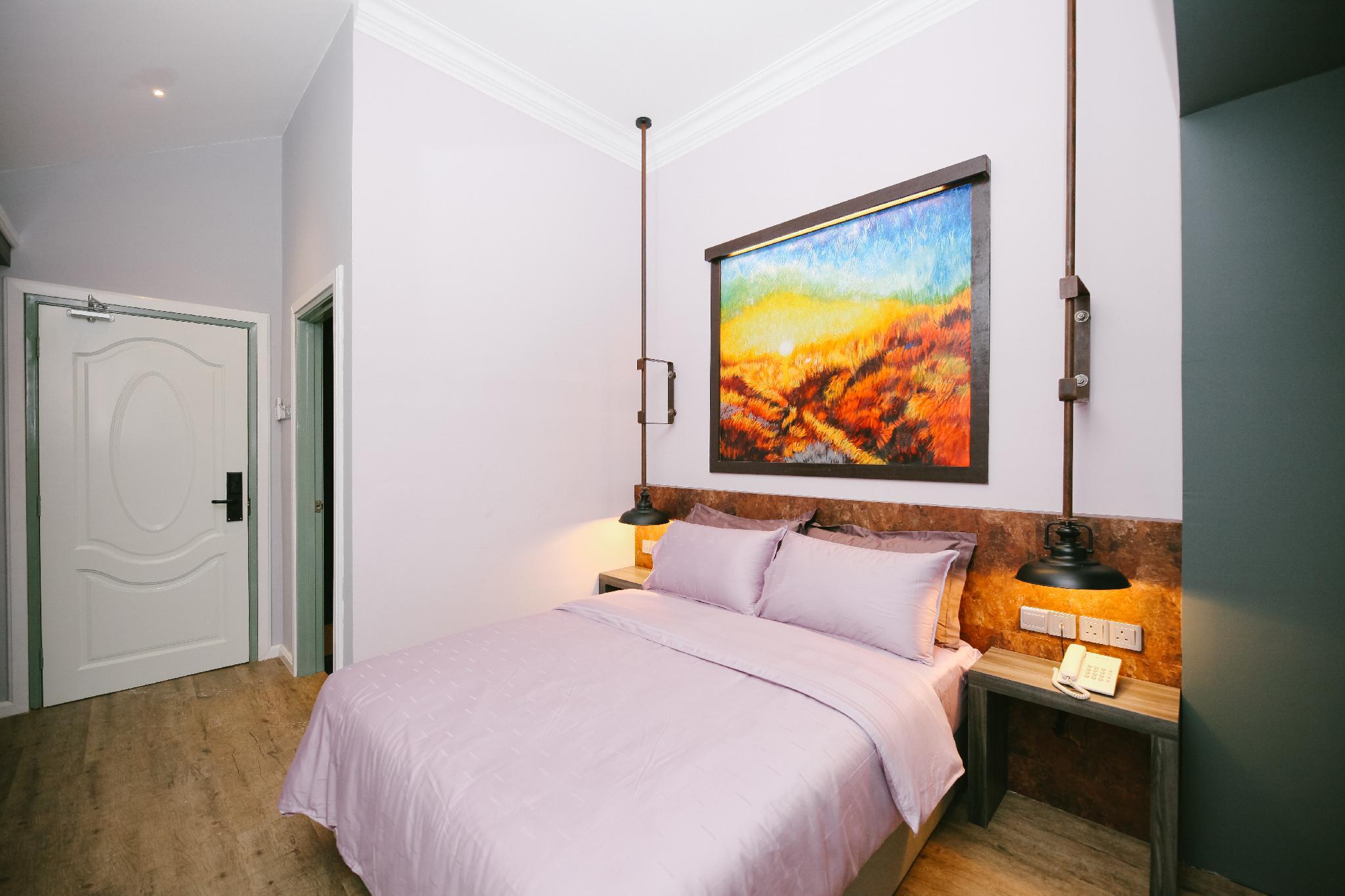 Super, Deluxe, Queen Bed