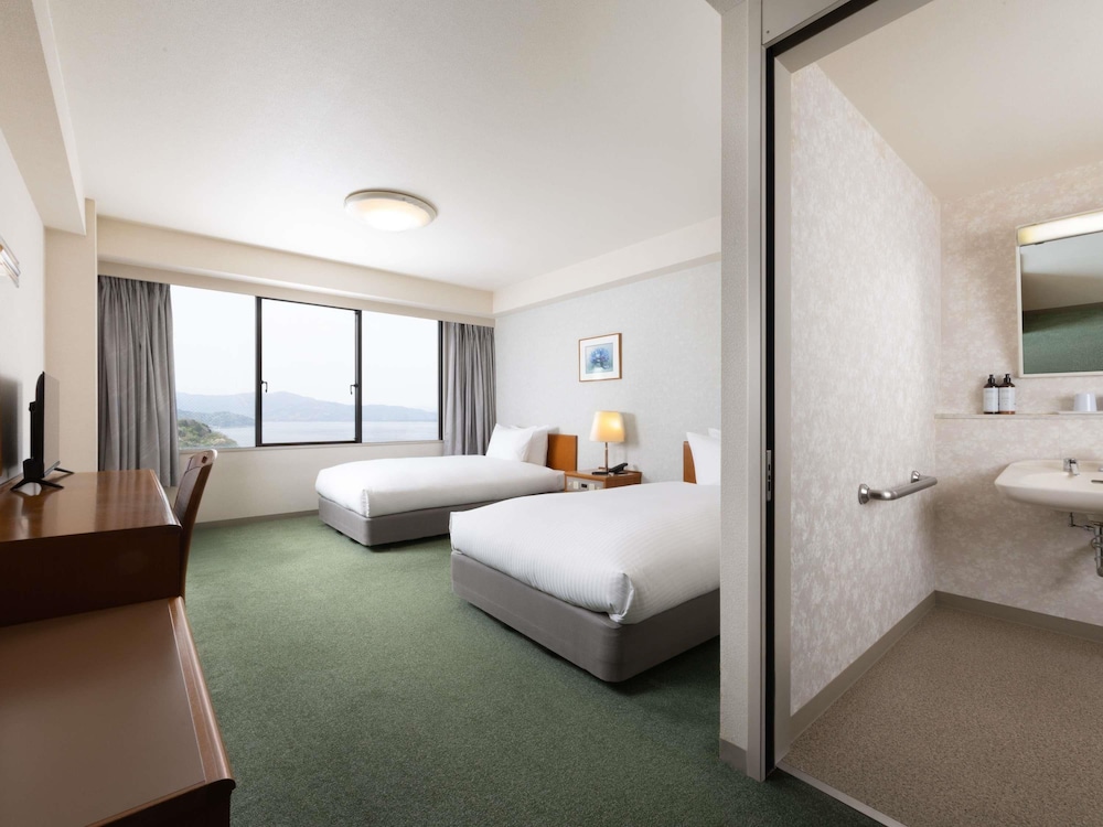 Classic, Twin Beds, Sea View, Accessible