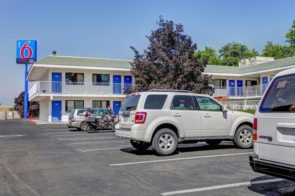 Motel6 Medford, OR 32/40