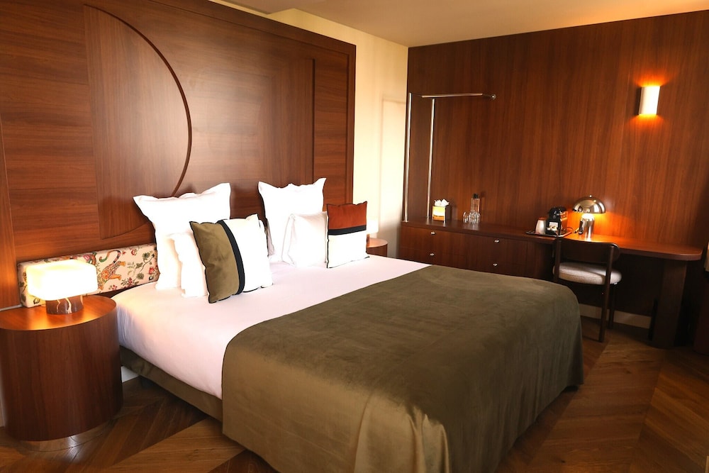 Parisian, Superior, Queen Bed، HOTEL D'ARGENSON 4/8