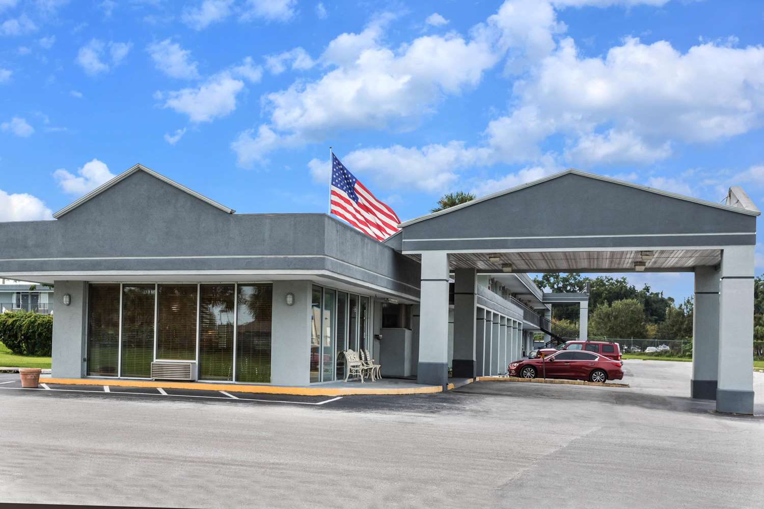 Super 8 by Wyndham Ocala I-75 10/56