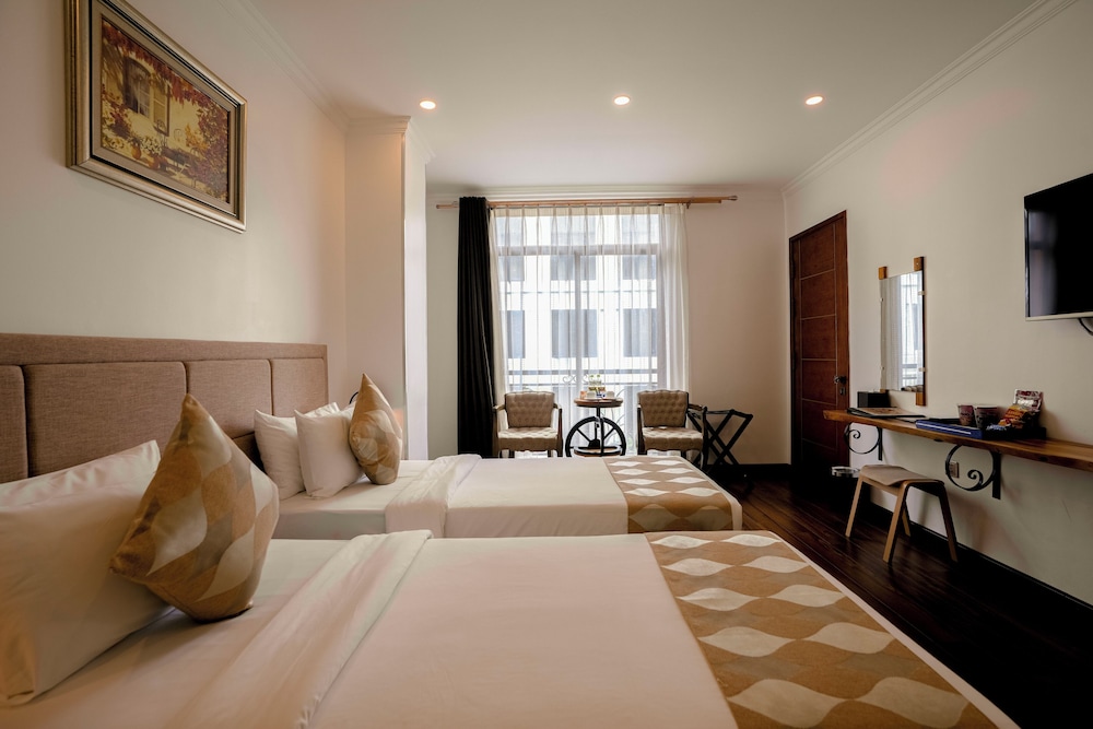 SUITE, TWIN BEDS