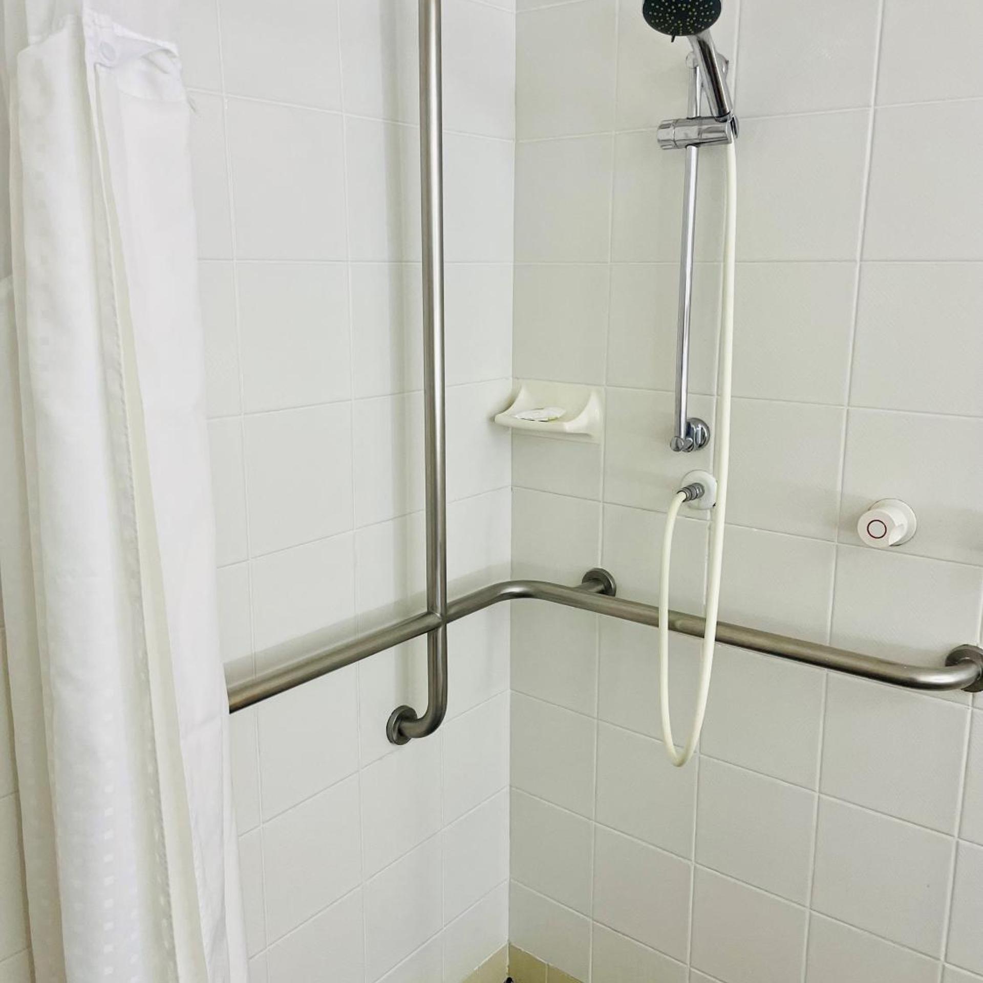 غرفة قياسية بسرير فردي لذوي الإعاقة، Holiday Inn Parramatta 5/6