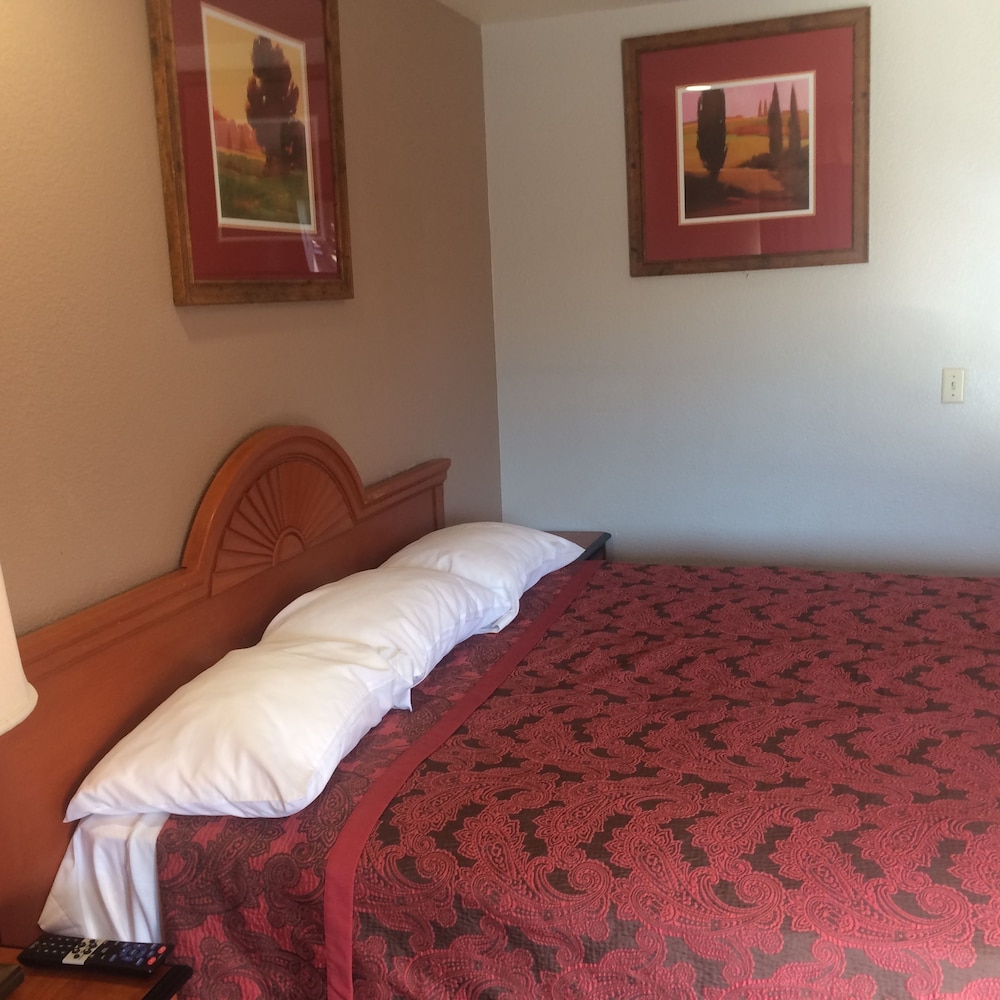Crown Lodge Motel Oakland 4/28