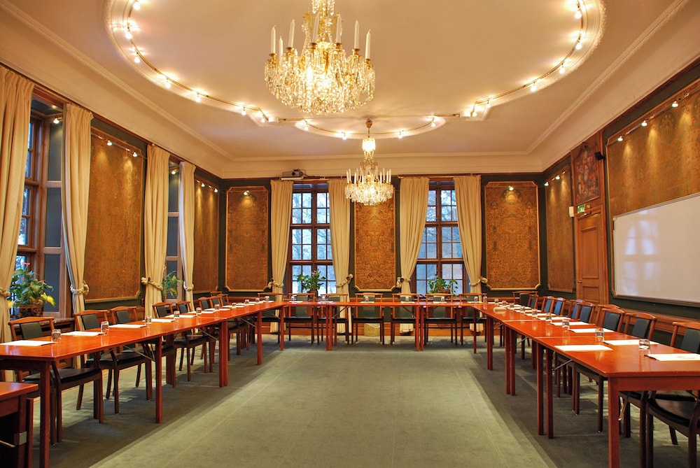 Engsholms Slott 32/41