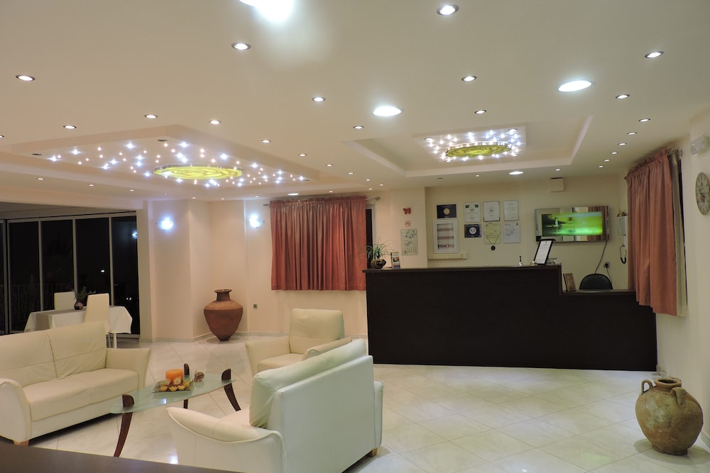 GOLDEN ROSE SUITES 14/62
