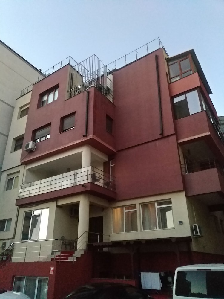 Gabizz Apartments 2/50