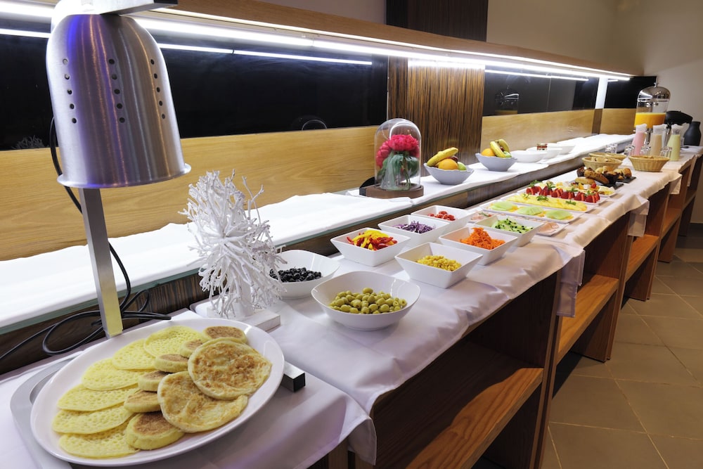 Silver Suites Hotel & Spa 37/63