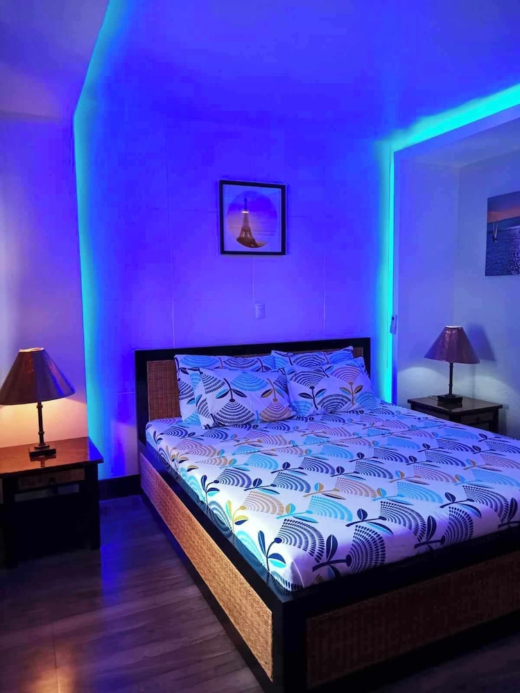 ROOM, BEACH FRONT