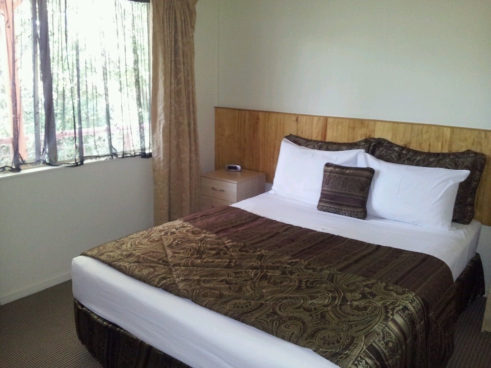 Avondale Motor Inn 9/36