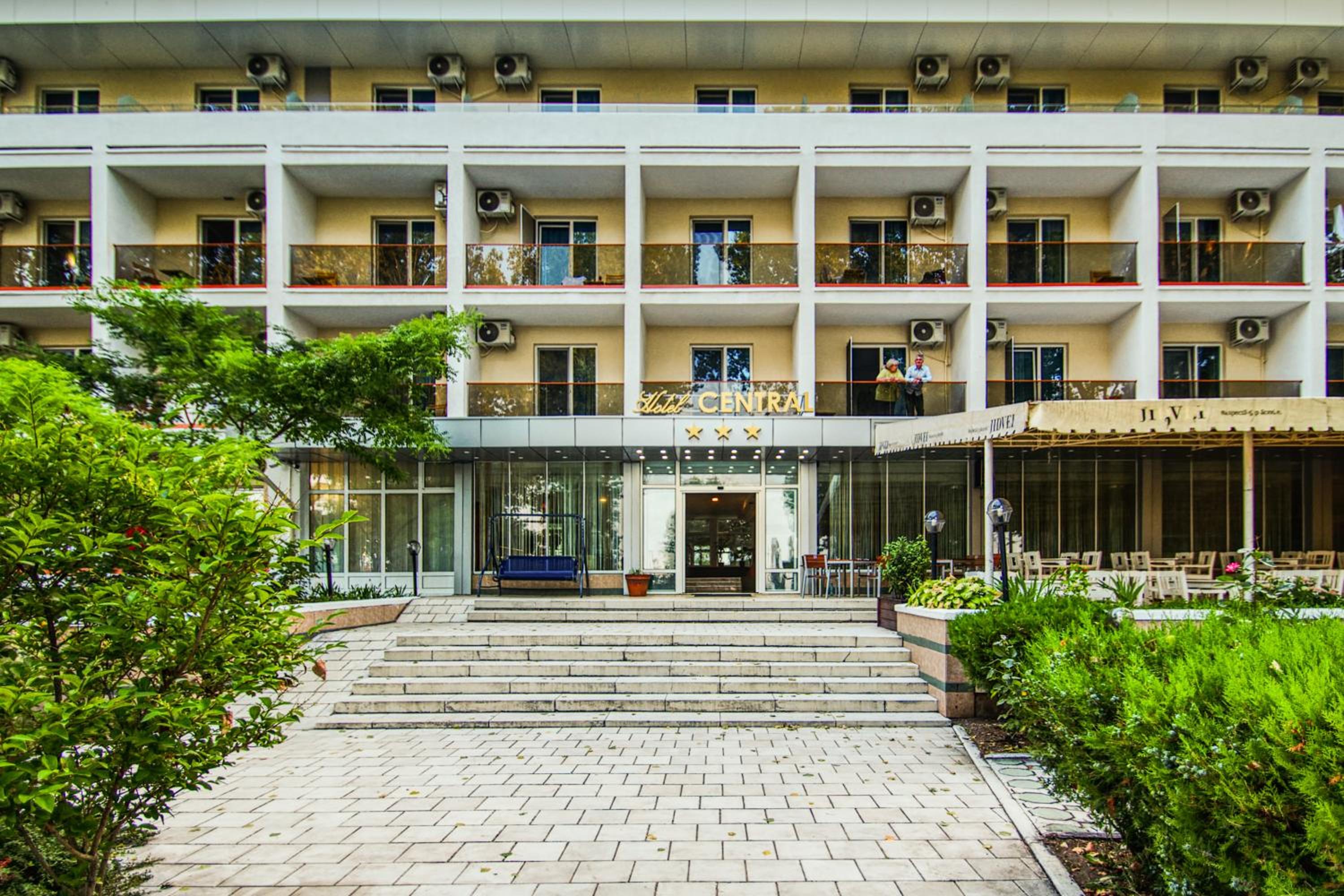Central Mamaia 5/58