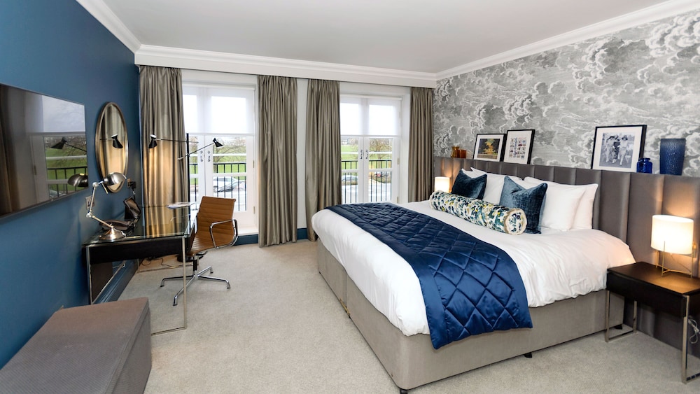 CLASSIC, DOUBLE OR TWIN BED