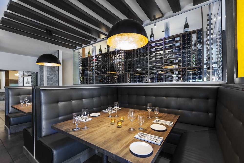 IMPERIA HOTEL & SUITES TERREBONNE 46/60