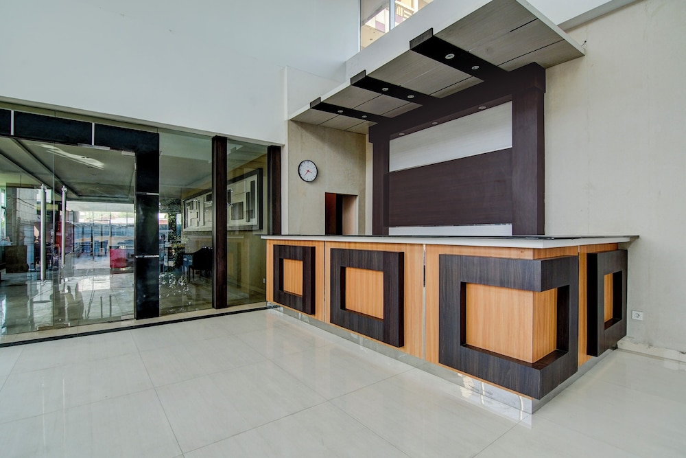 Lobby at Townhouse Oak Pekanbaru near Mall Pekanbaru formerly Hotel Grand Sahara, PEKANBARU