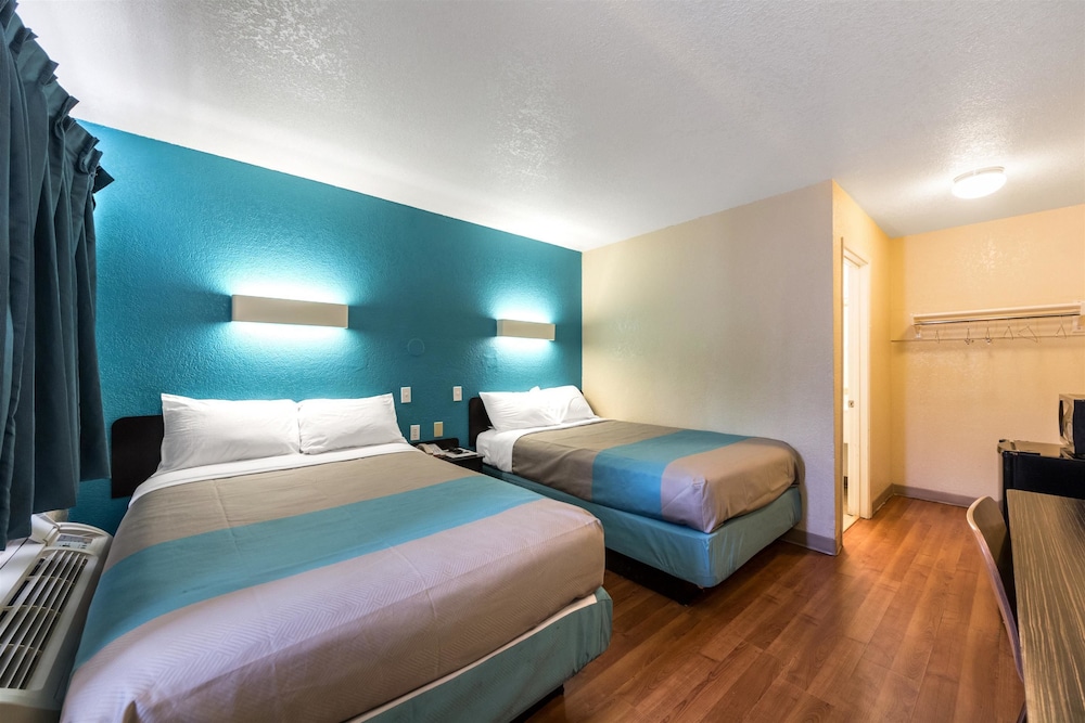 Motel6 Victoria, TX 25/52