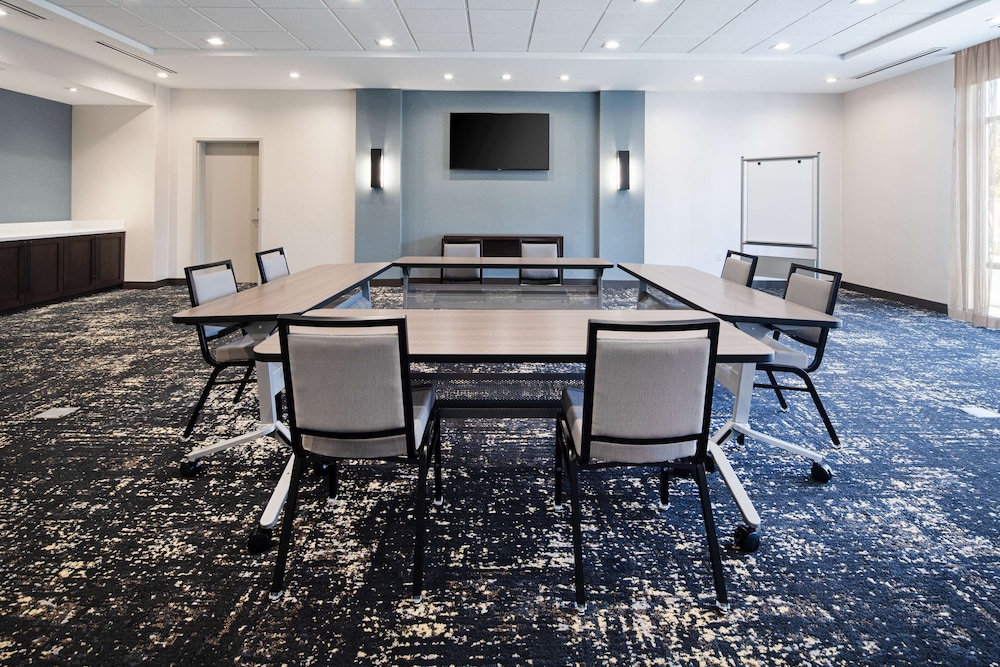 Hyatt Place Bakersfield 35/46