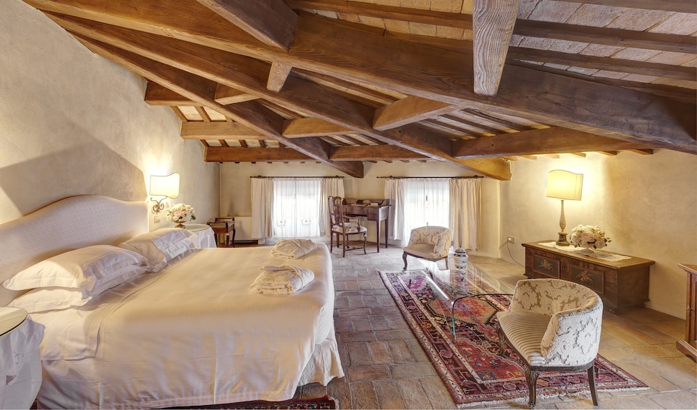 Castello Di Montegridolfo Spa Resort 66/89