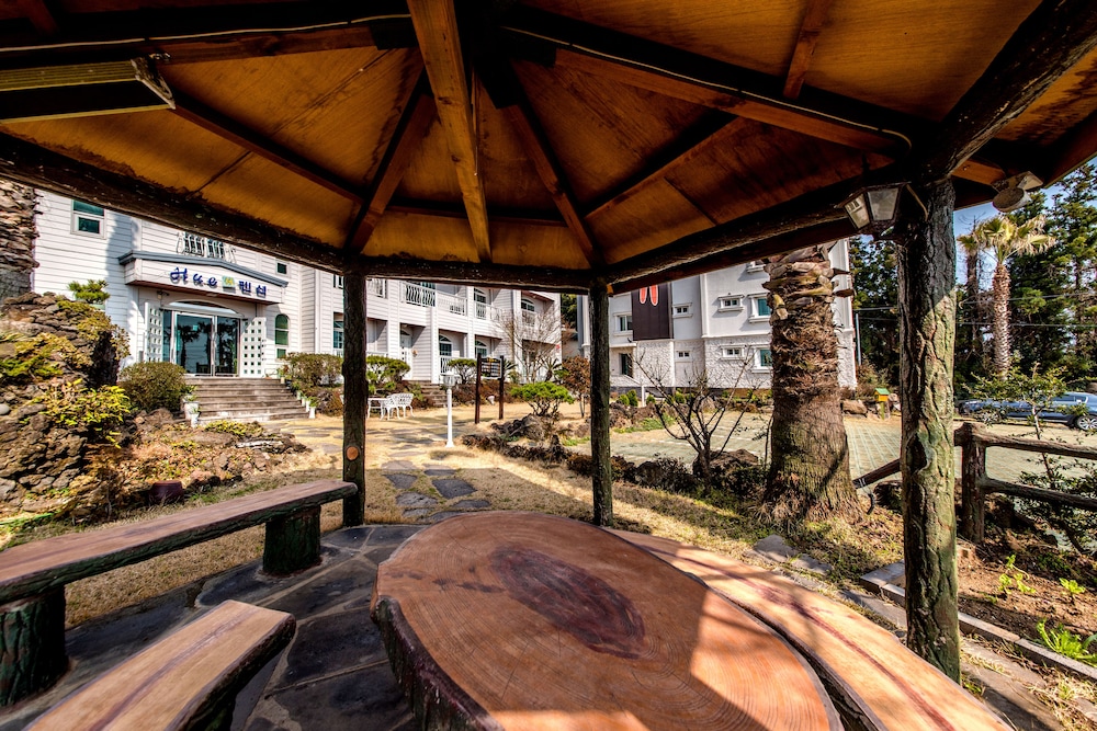 Jungmun Jejuhue Pension 41/44