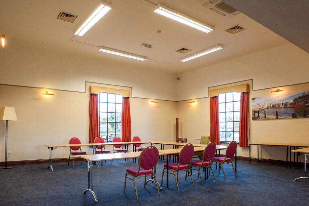 Premier Inn Liverpool North 22/43