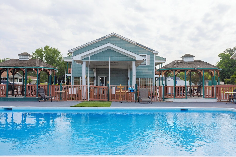 Rodeway Inn 3/58
