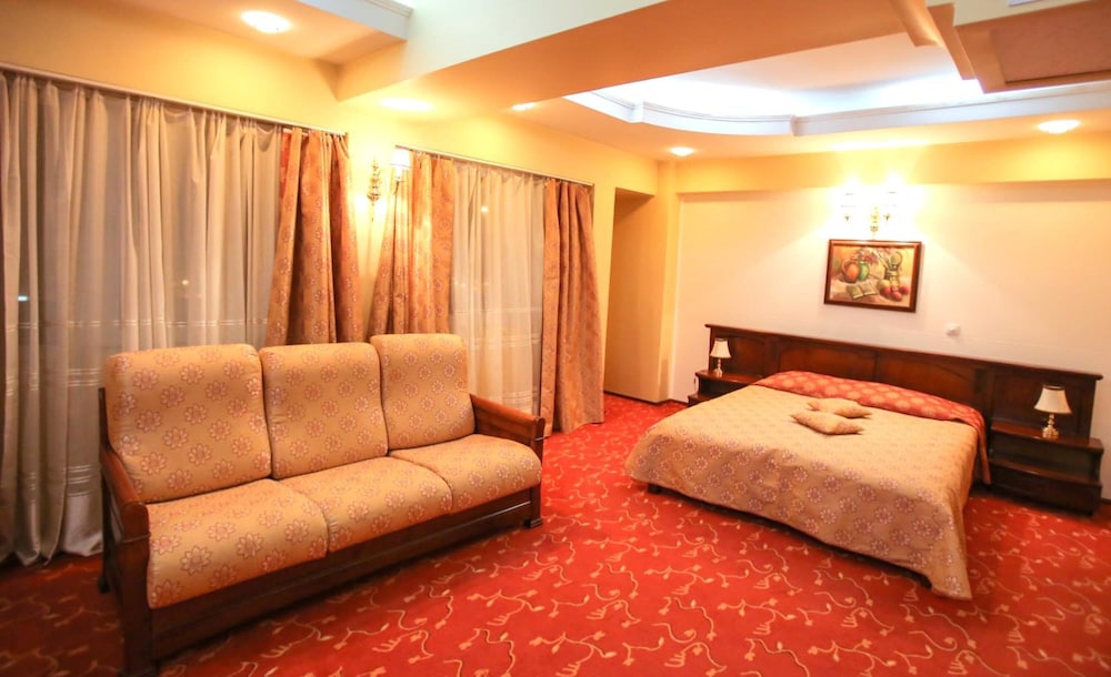 Mara Hotel 29/62