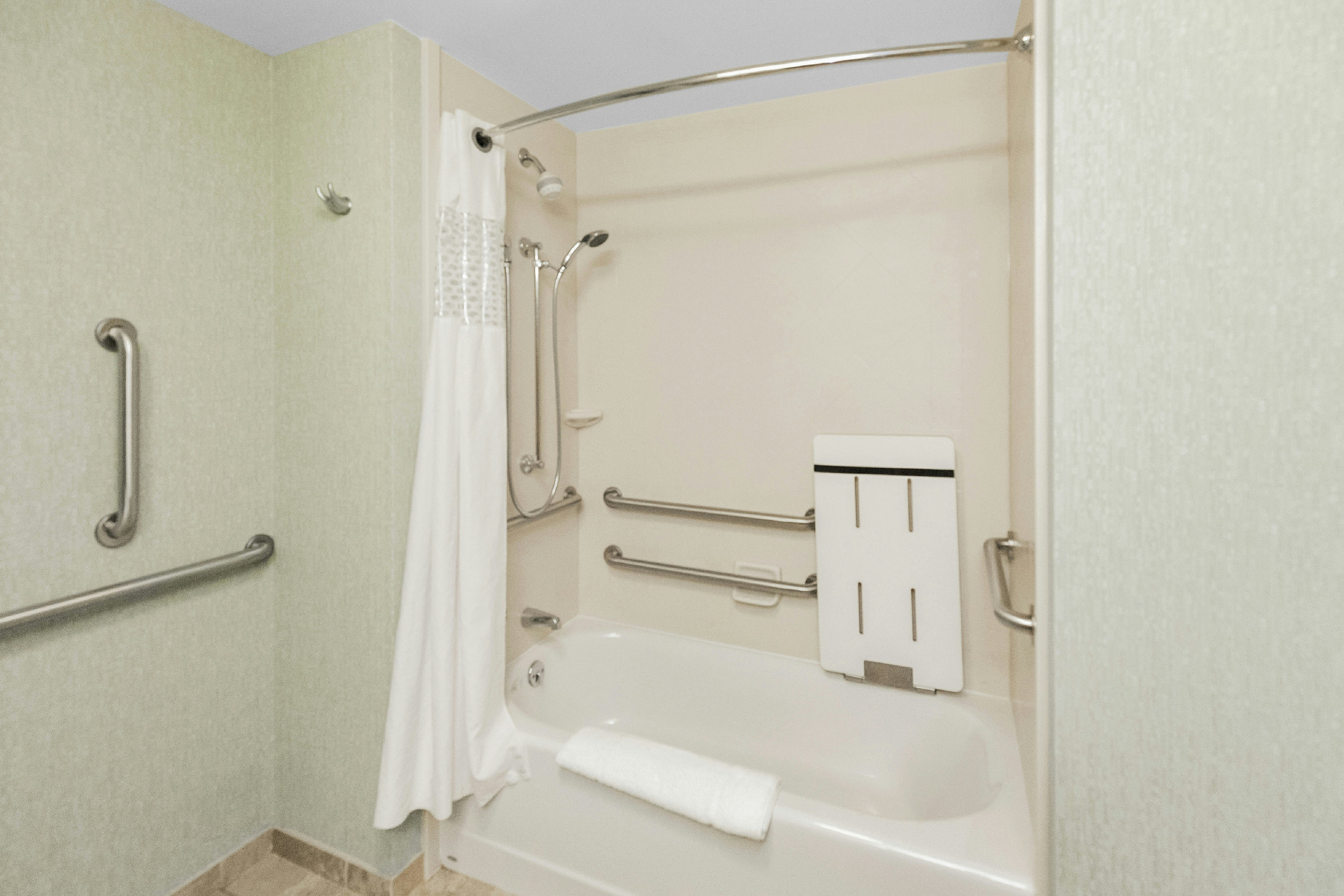 غرفة بسرير كينج لذوي الإعاقة، Hampton Inn Pittsburgh-Bridgeville 4/4