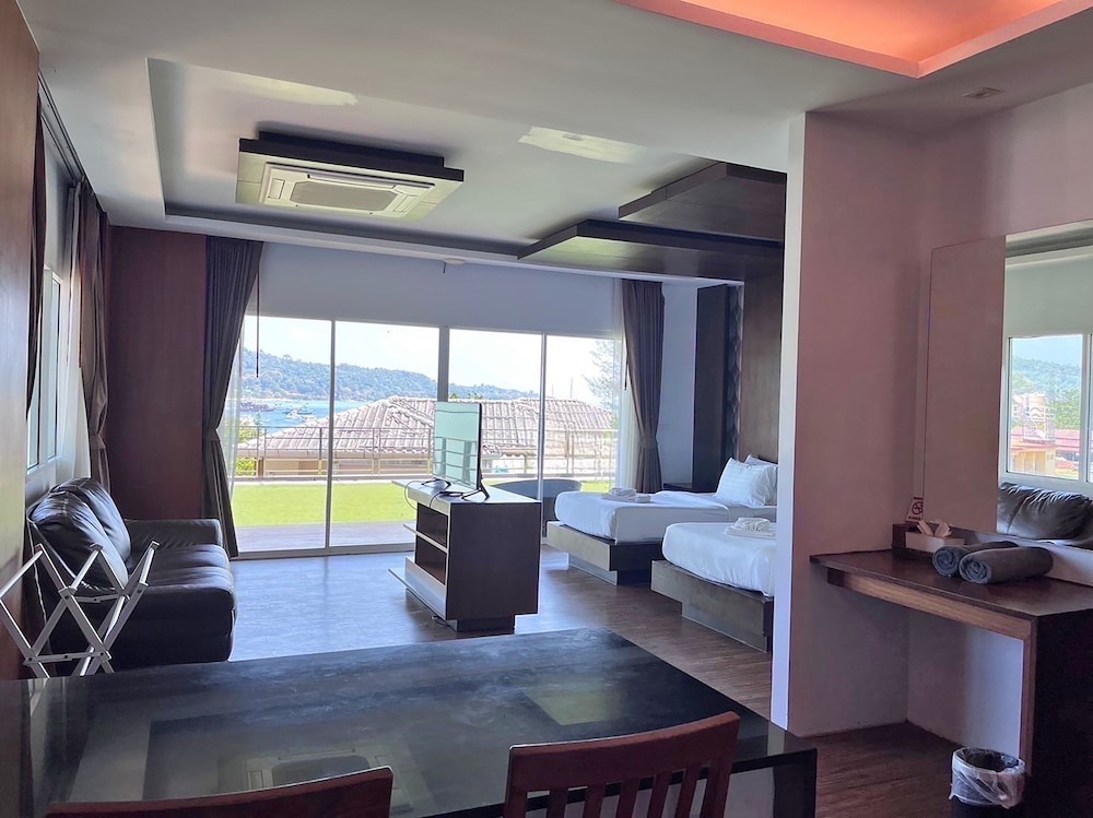 Phi Phi Cliff Beach Resort 32/69