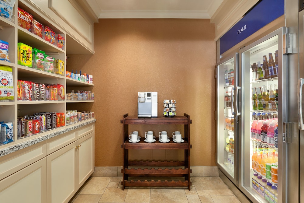 Hilton Garden Inn Roseville 13/50