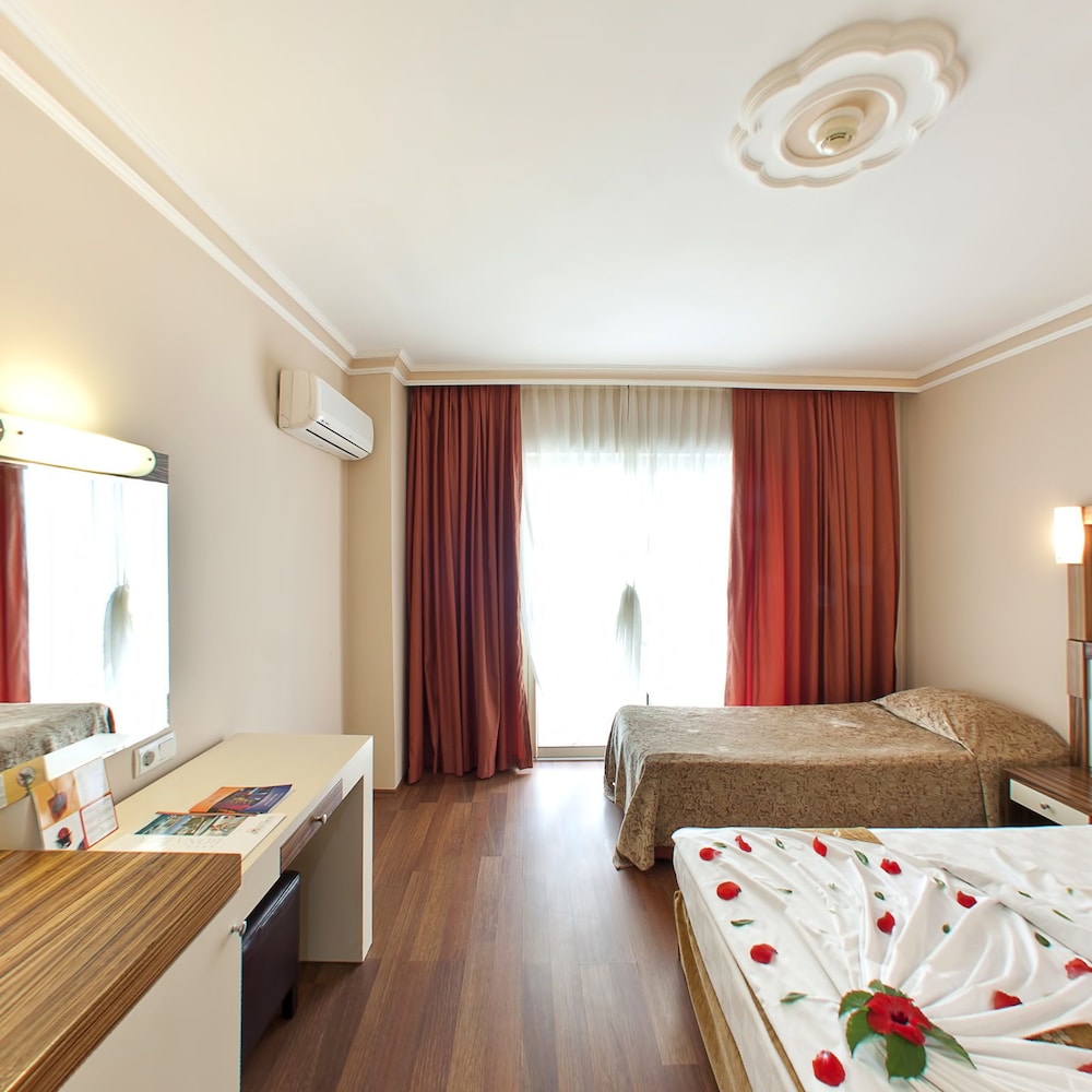 Lims Bona Dea Beach Hotel 27/67