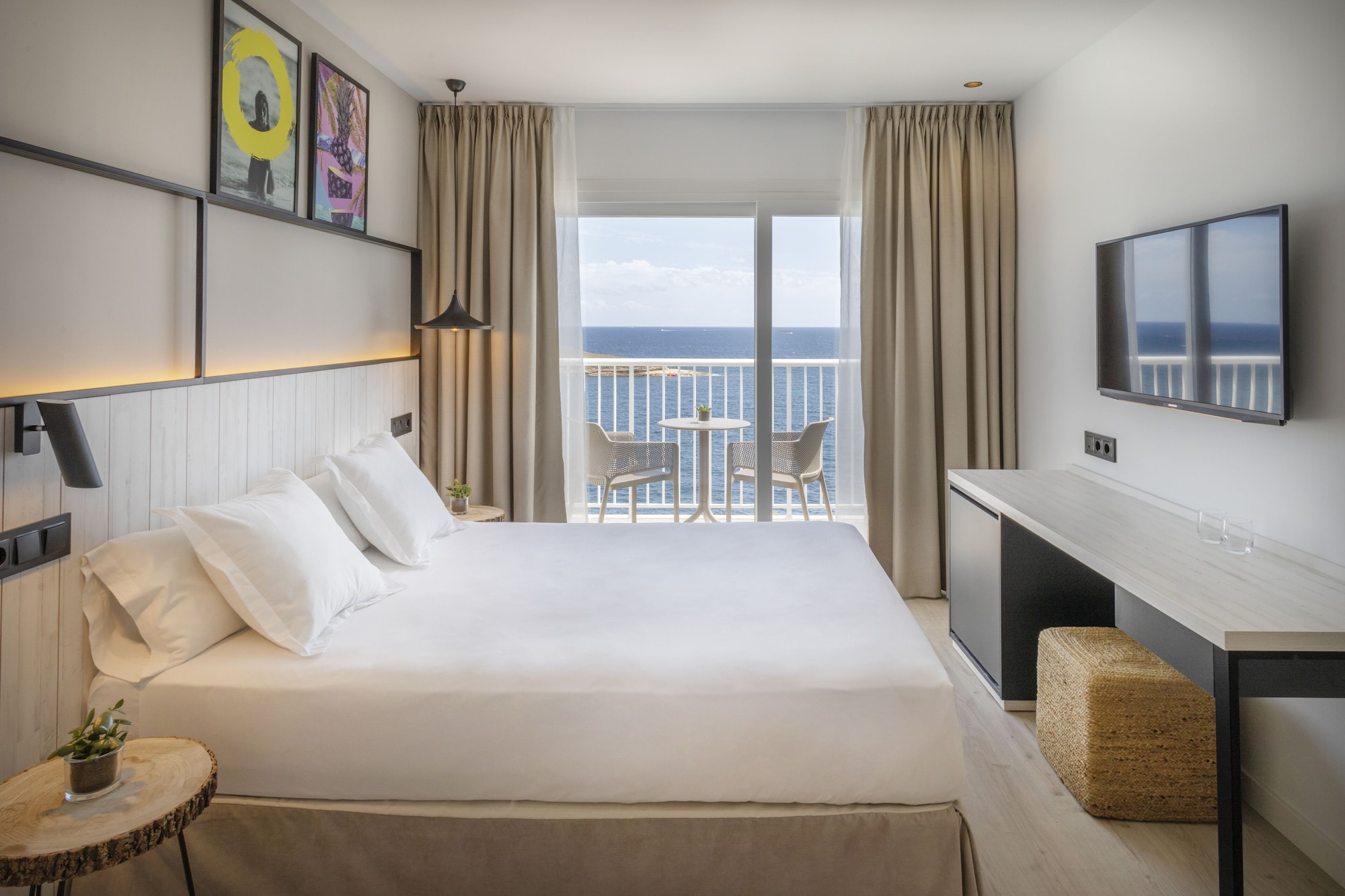 STANDARD, DOUBLE BED, SEA VIEW