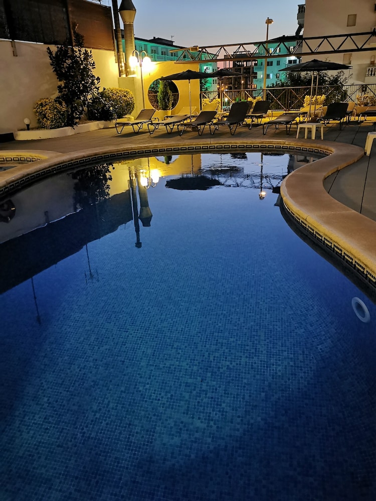 Hotel Petit Palau Adults Only 10/71