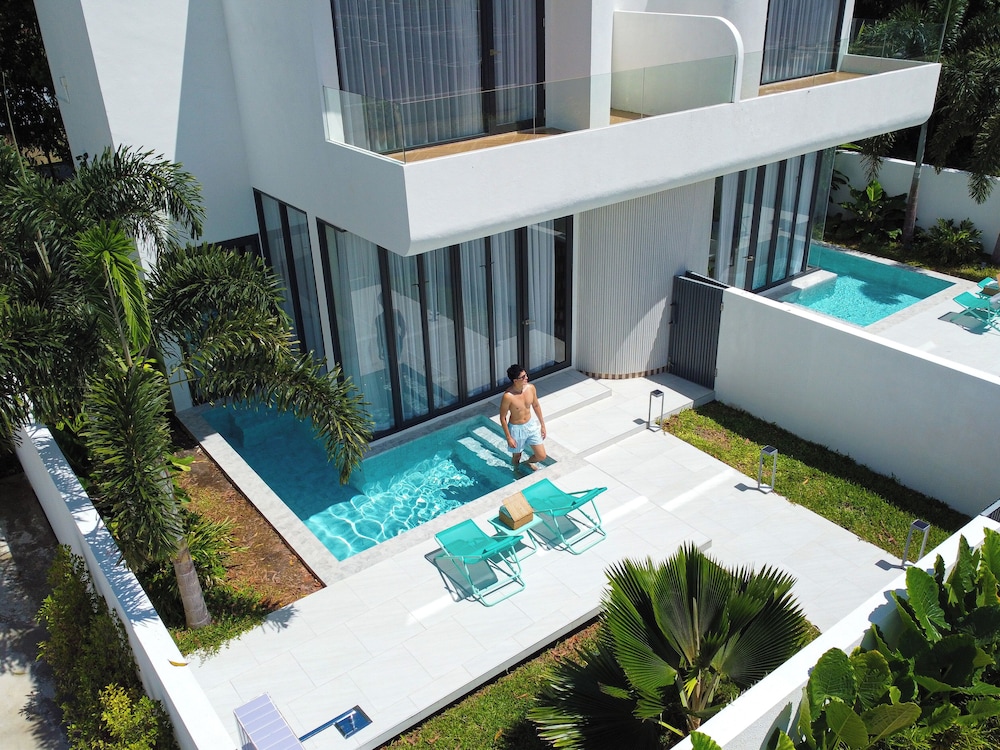 Maldives Beach Resort 4/56