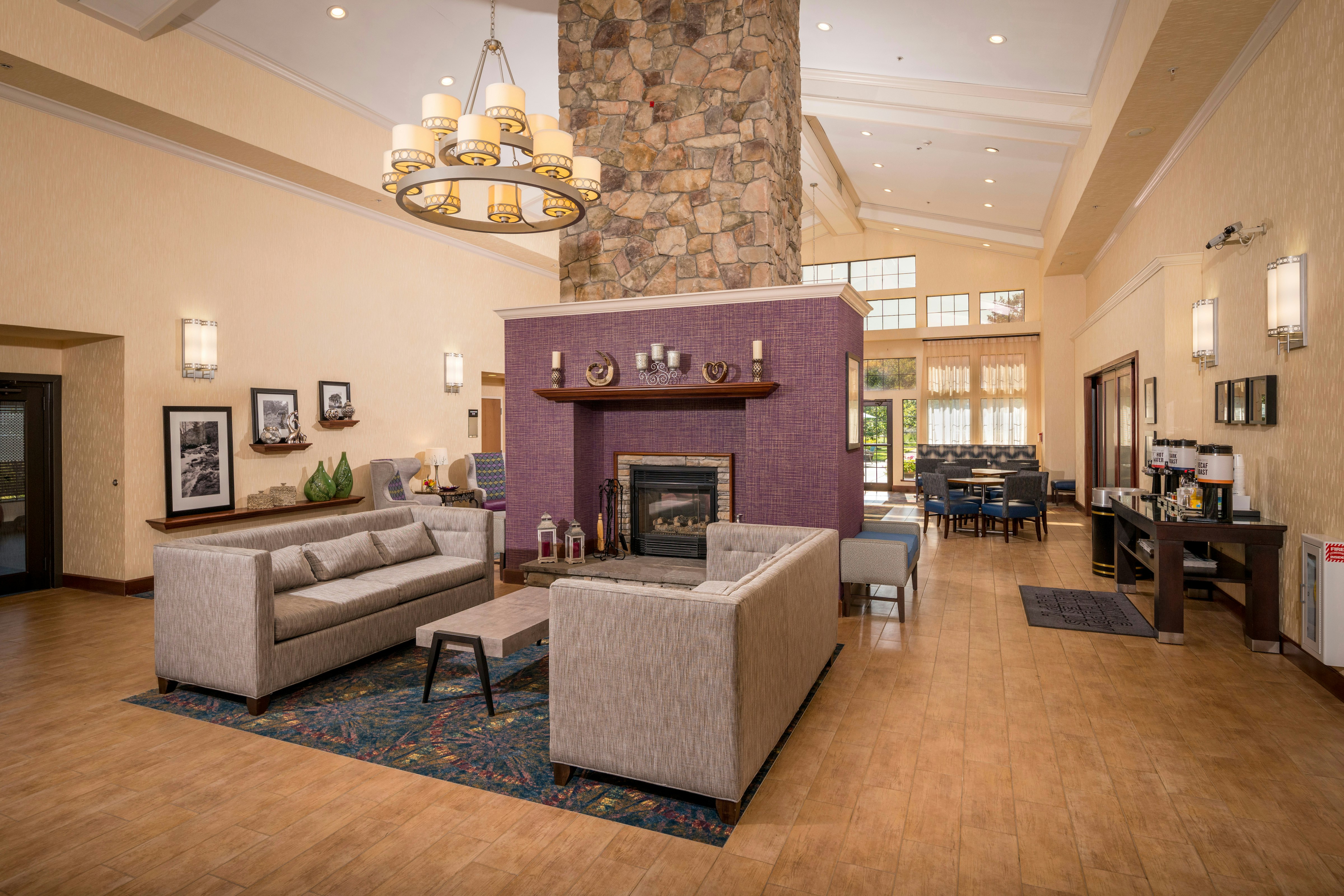 Hampton Inn & Suites Binghamton/Vestal 28/37