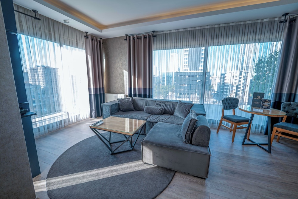 Marlen Hotel Bayrakli 34/48