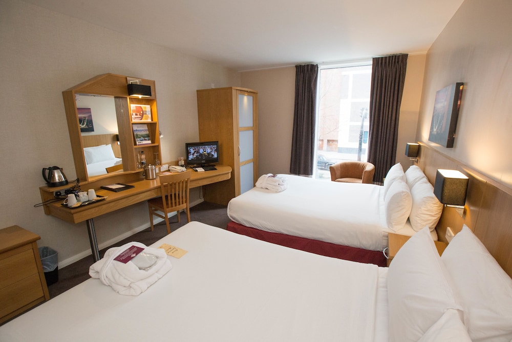 Future Inn Bristol 16/55