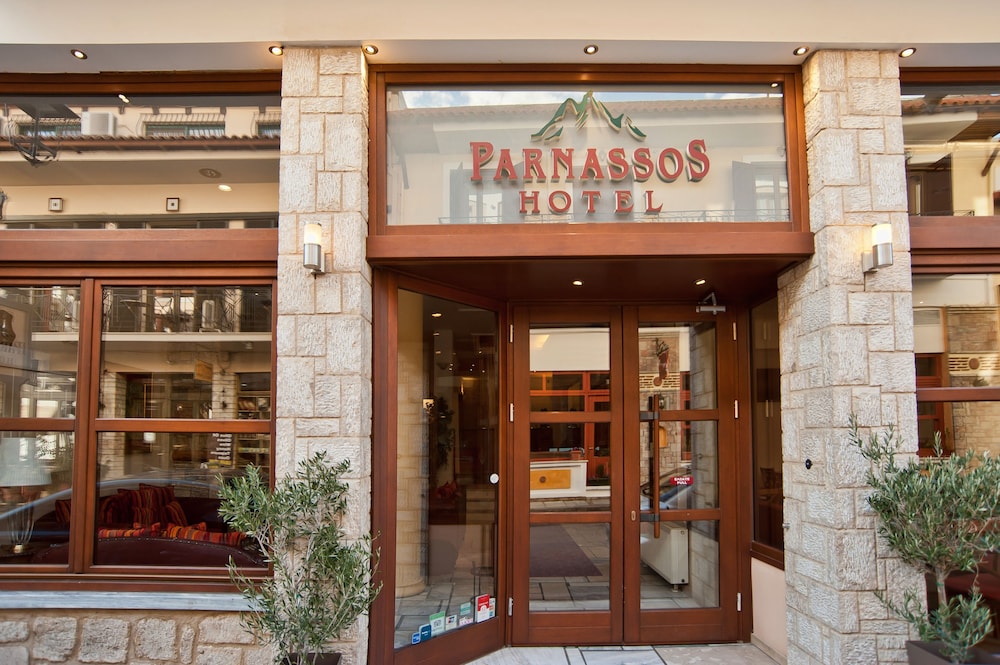 Parnassos 4/75