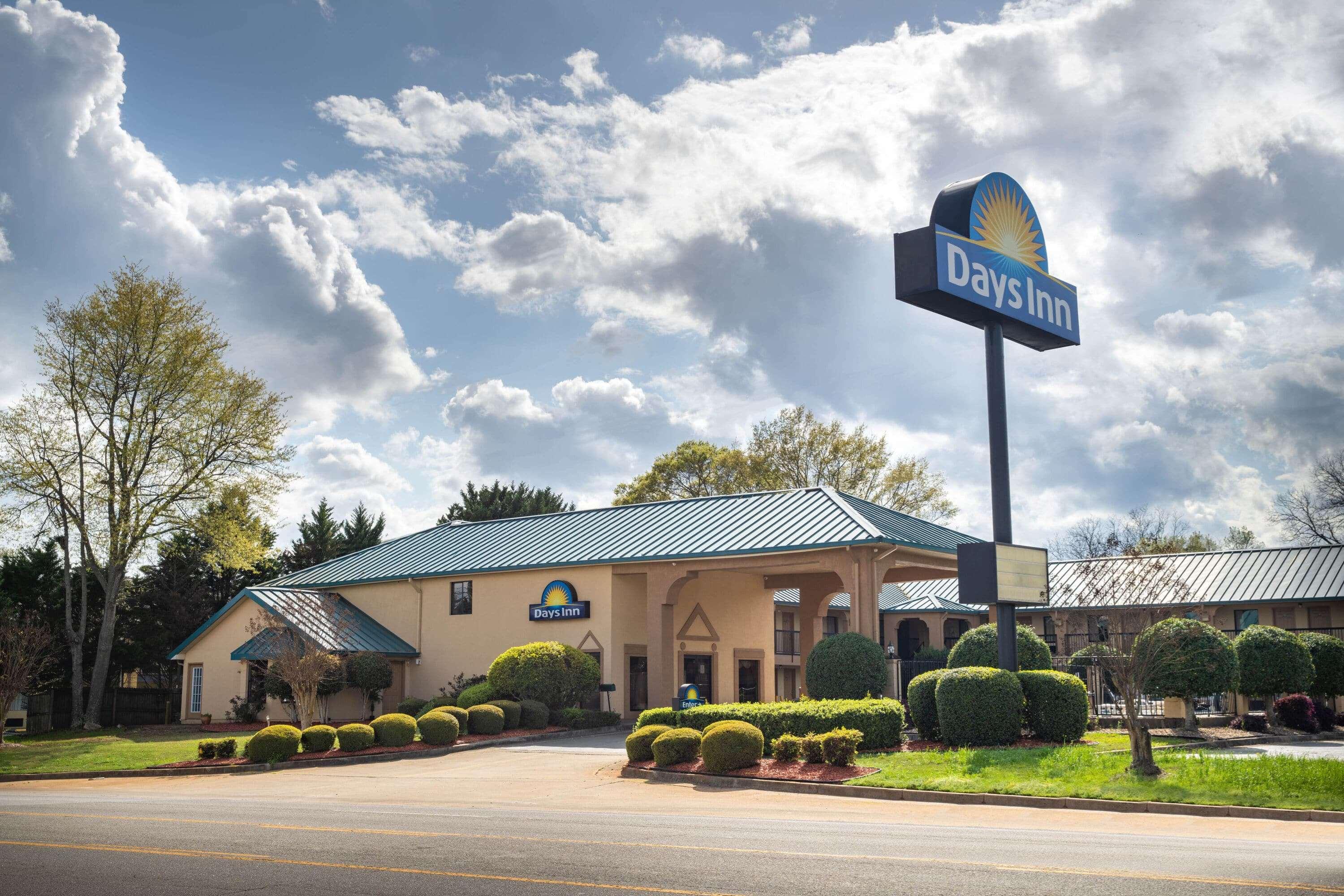 Days Inn By Wyndham Thomaston 1/22
