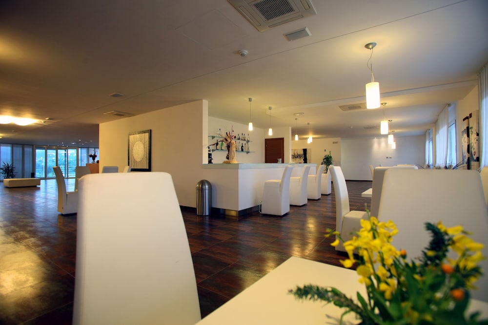 Sciali Hotel 9/50