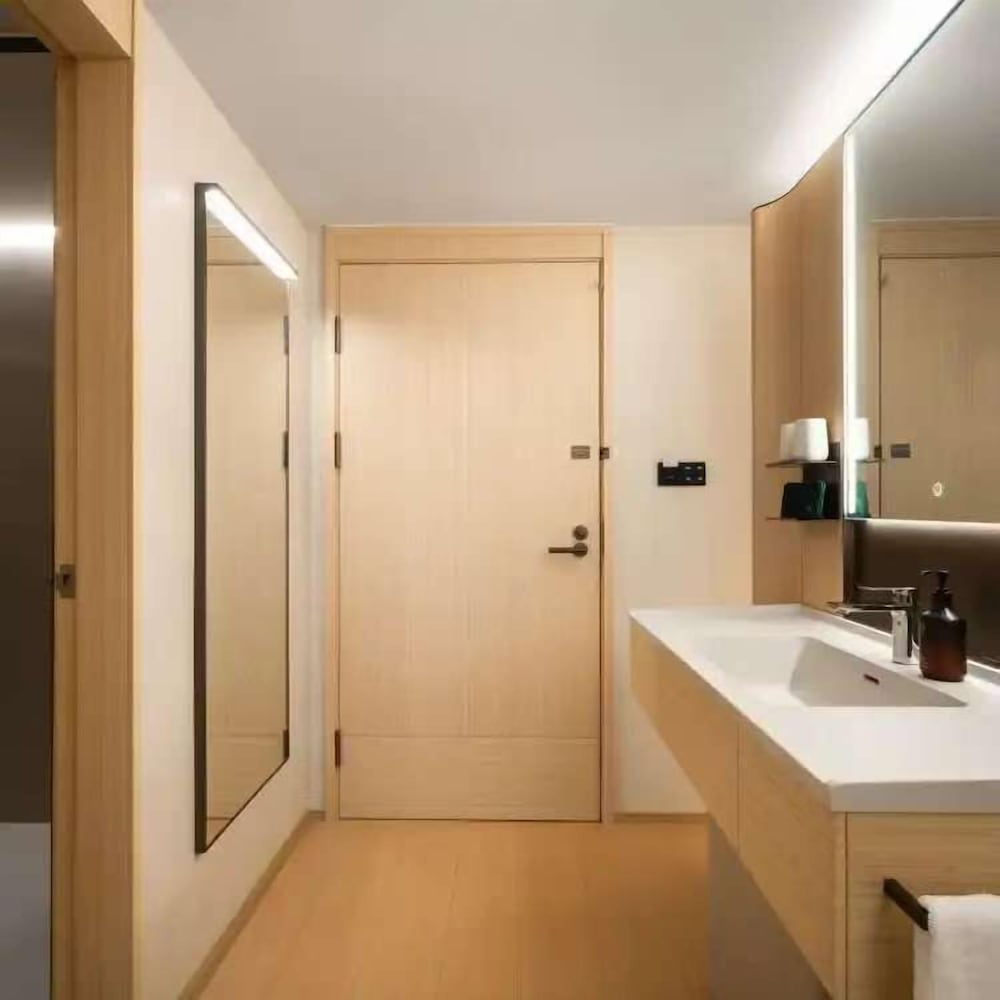 Junshan Hotel 74/75