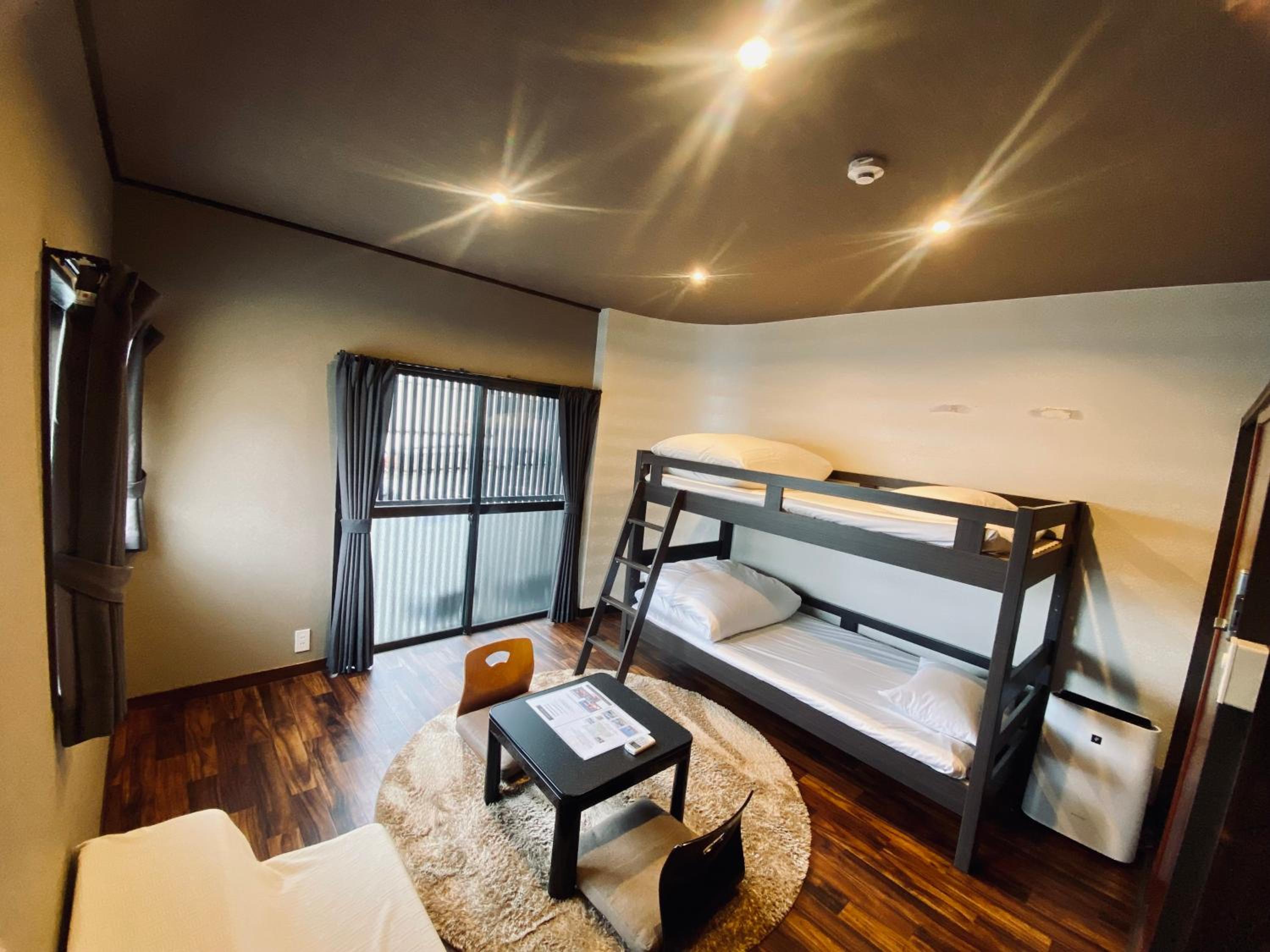 ROOM, BUNK BED