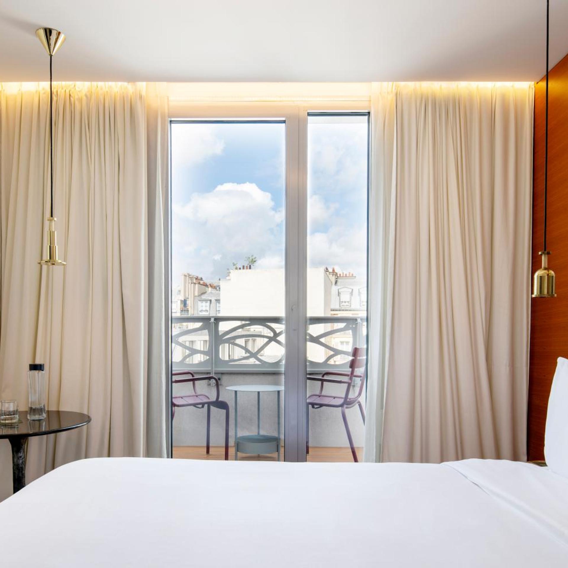 King Bed, Garden or City View