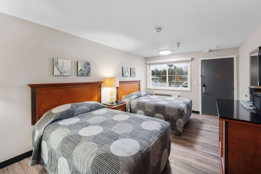 Basecamp Puyallup a Travelodge by Wyndham 23/50