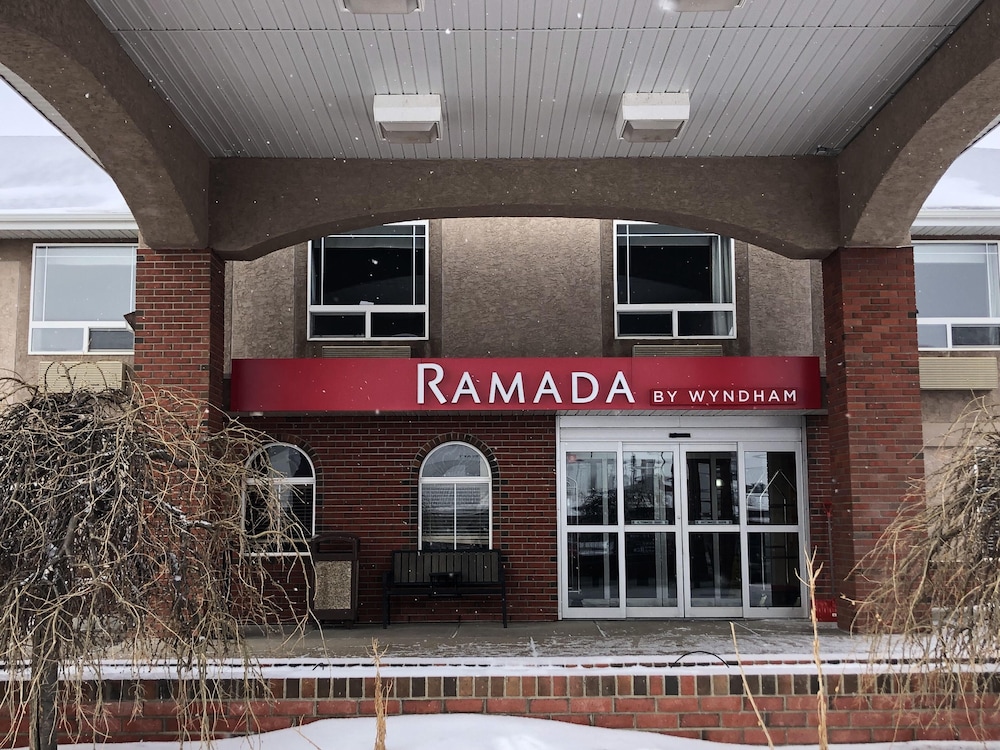 Ramada by Wyndham Ponoka 1/39