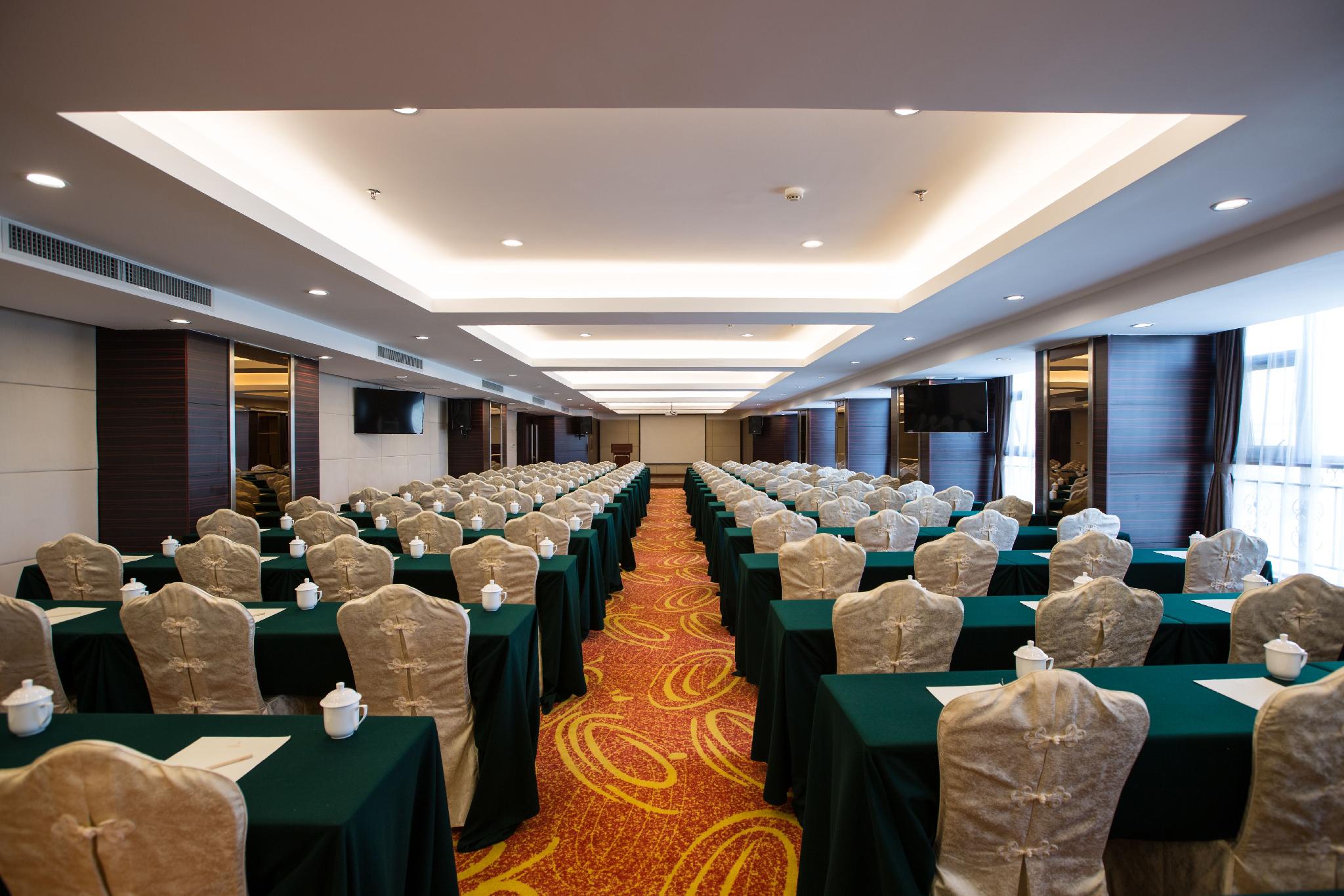 Vienna International Hotel (Zhumadian Huayuan Xuefu) 31/37