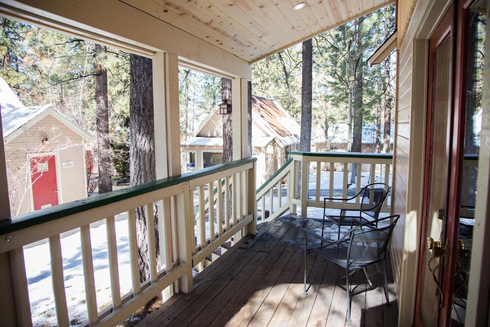 Sleepy Forest Cottages 18/65
